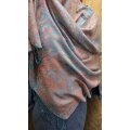 Damenschal im Pashmina-Stil