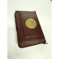 Al-Quran Al-Karim (9,5 x 14 cm  mit Reißverschluss)
